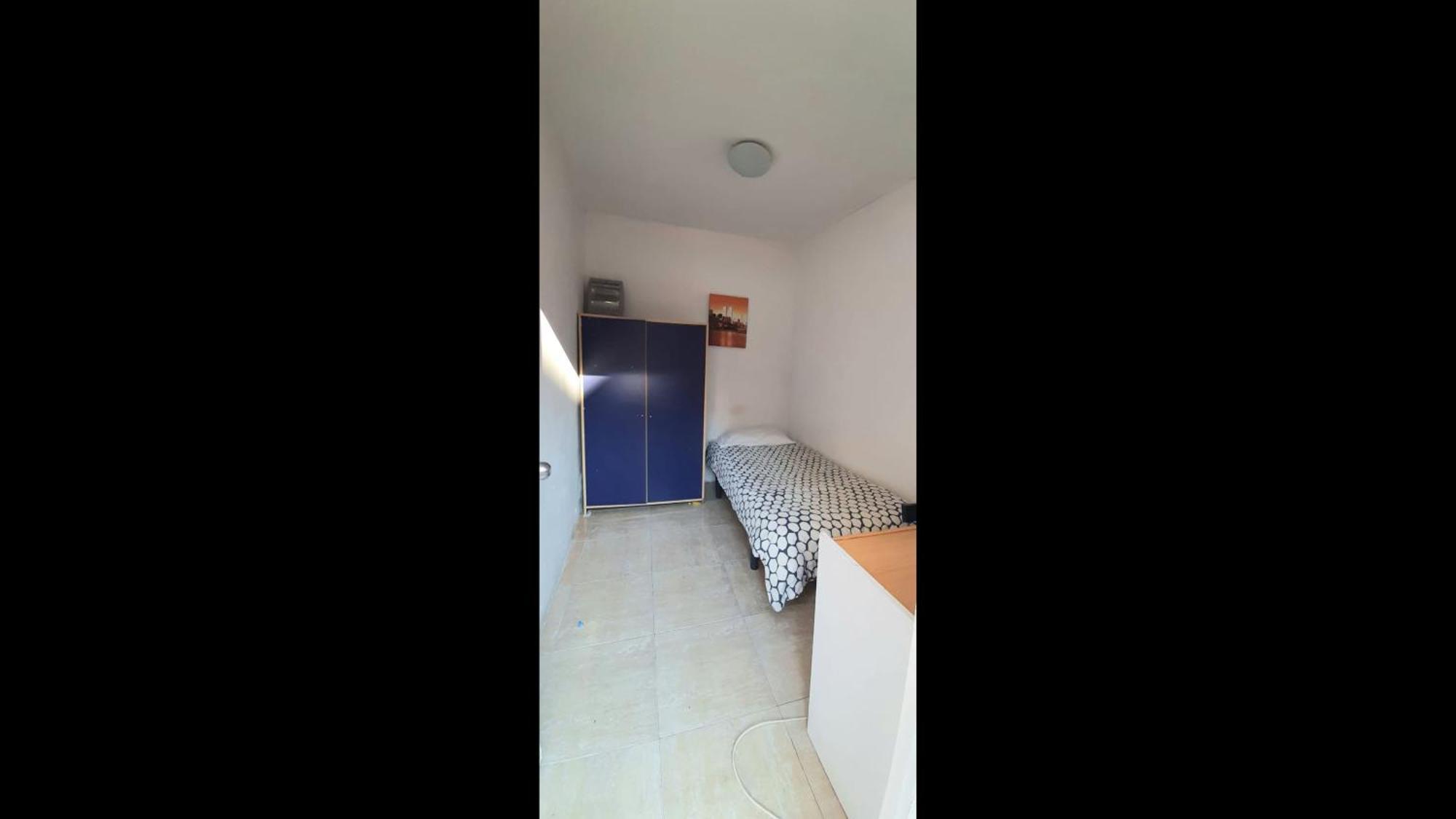 Private Room With 200M2 Sunny Terrace 8 *